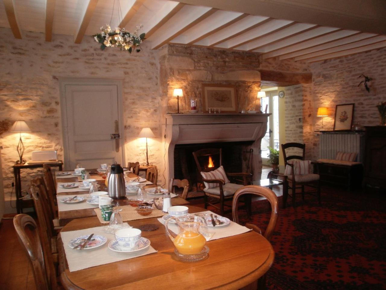 Val De La Nef Bed and Breakfast Joux-la-Ville Exteriör bild