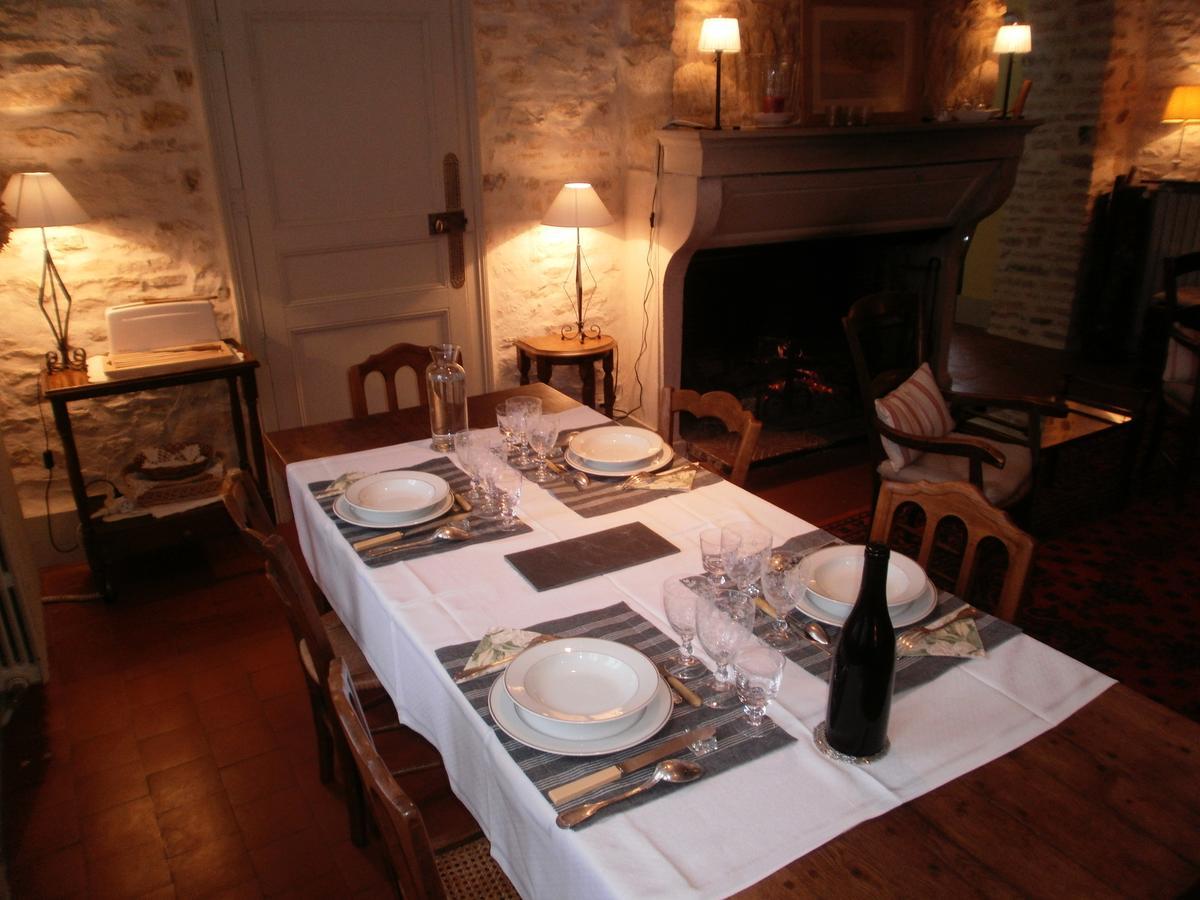 Val De La Nef Bed and Breakfast Joux-la-Ville Exteriör bild
